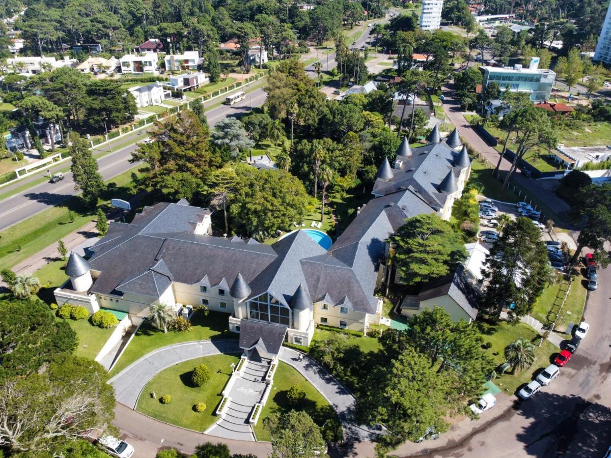 Parque Hotel Jean Clevers Punta del Este Dış mekan fotoğraf Aerial view of the hotel