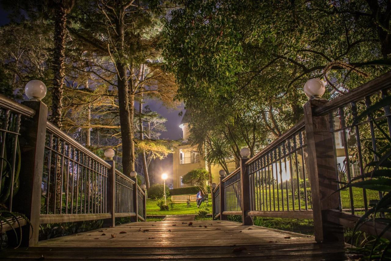 Parque Hotel Jean Clevers Punta del Este Dış mekan fotoğraf The entrance to the park